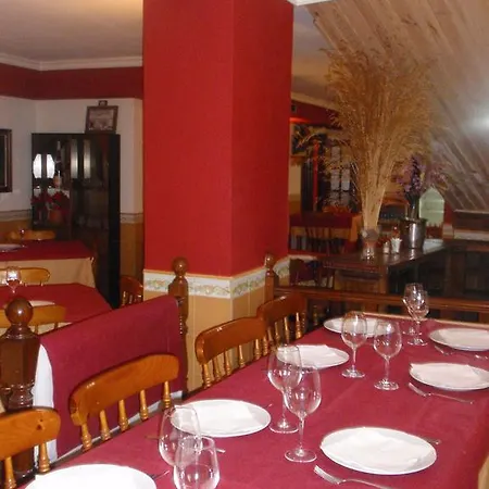 Otel Favila 2*