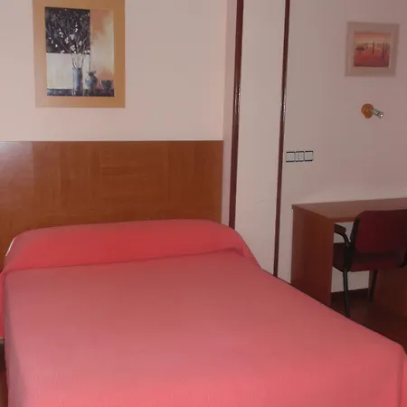 Favila Otel Oviedo