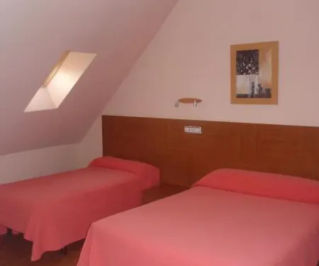 Готель Favila Ов'єдо